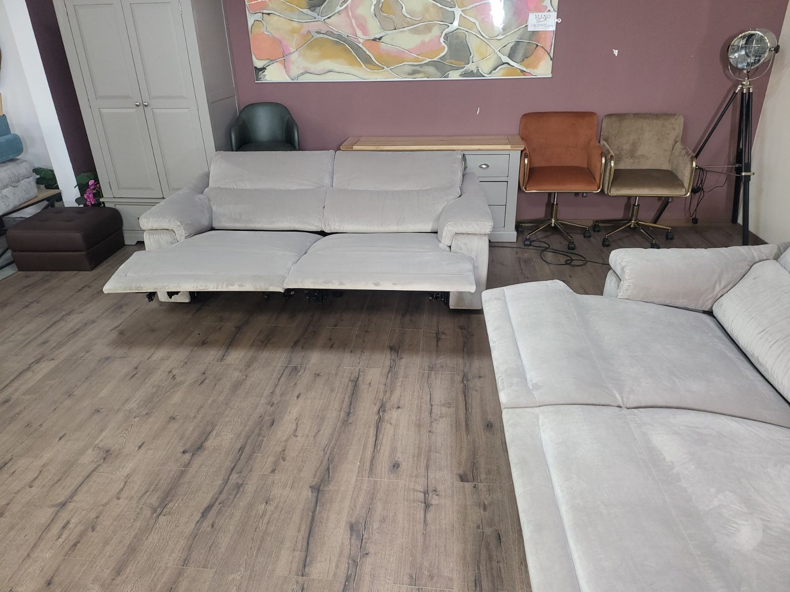Светло бежов комплект дивани от плат две тройки "NATUZZI" с електрически релаксиращ механизъм - Image 21