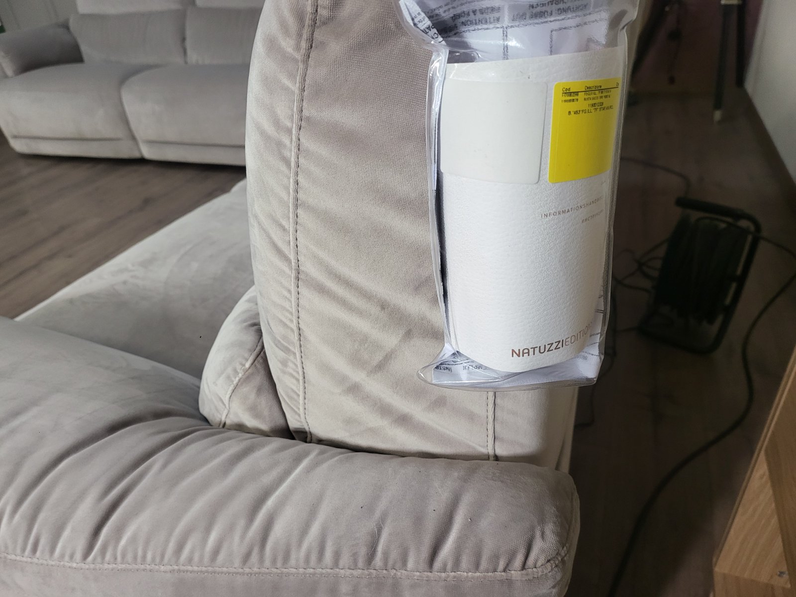 Светло бежов комплект дивани от плат две тройки "NATUZZI" с електрически релаксиращ механизъм - Image 8