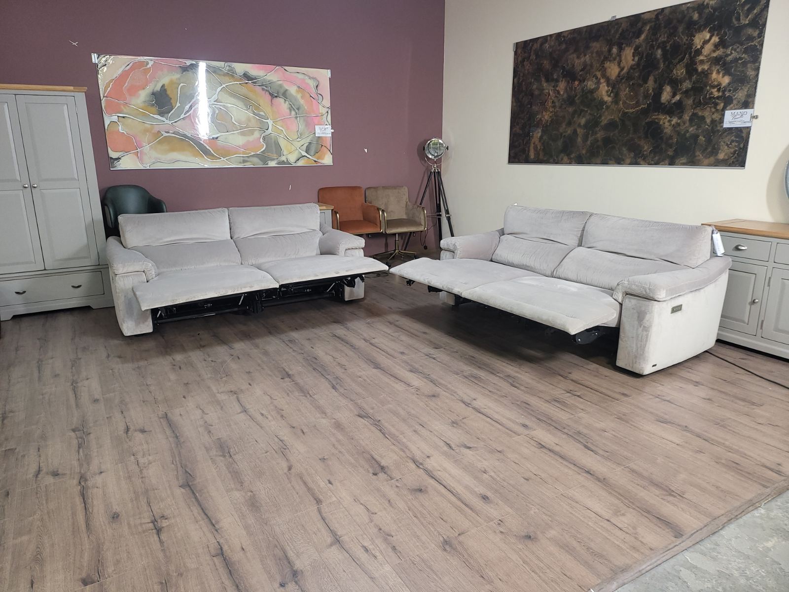 Светло бежов комплект дивани от плат две тройки "NATUZZI" с електрически релаксиращ механизъм - Image 19
