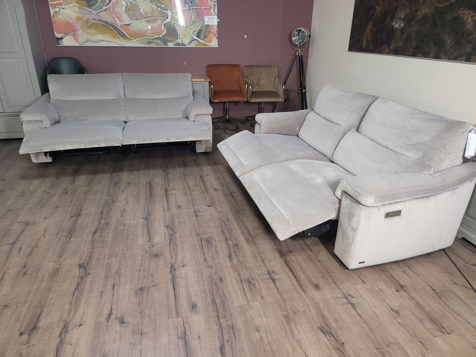 Светло бежов комплект дивани от плат две тройки "NATUZZI" с електрически релаксиращ механизъм - Image 18