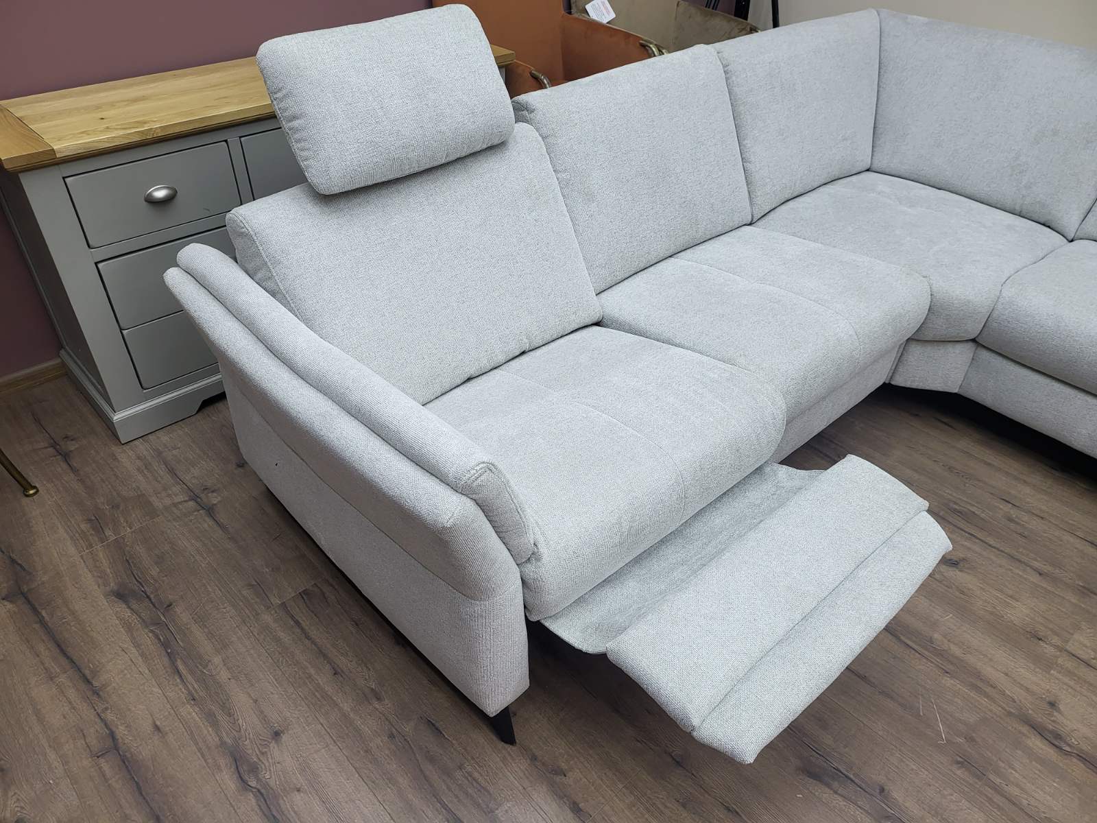 Светло сив П - образен ъглов диван от плат "Dylon" с функция сън и електрически релаксиращ механизъм - Image 14