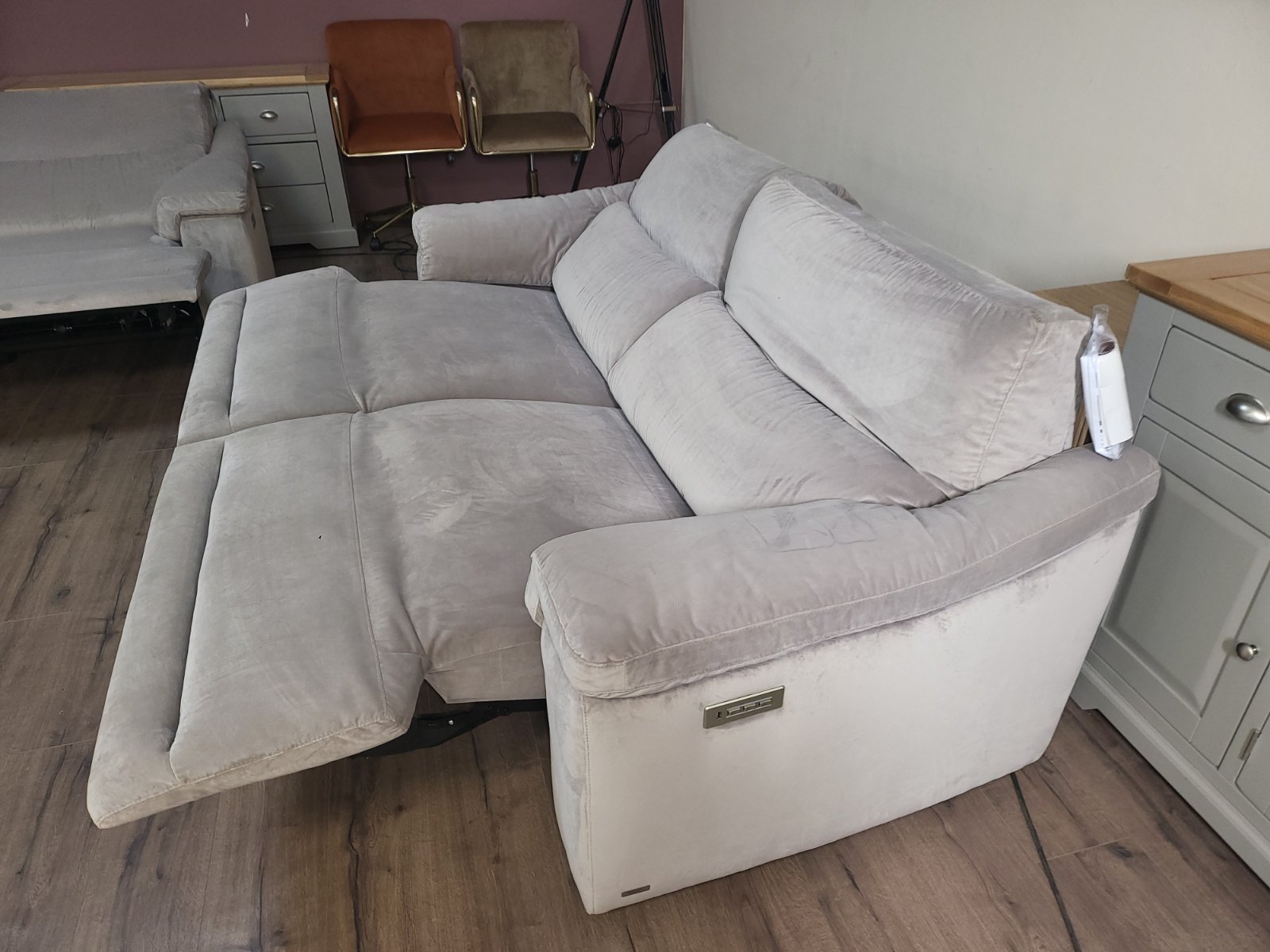 Светло бежов комплект дивани от плат две тройки "NATUZZI" с електрически релаксиращ механизъм - Image 11