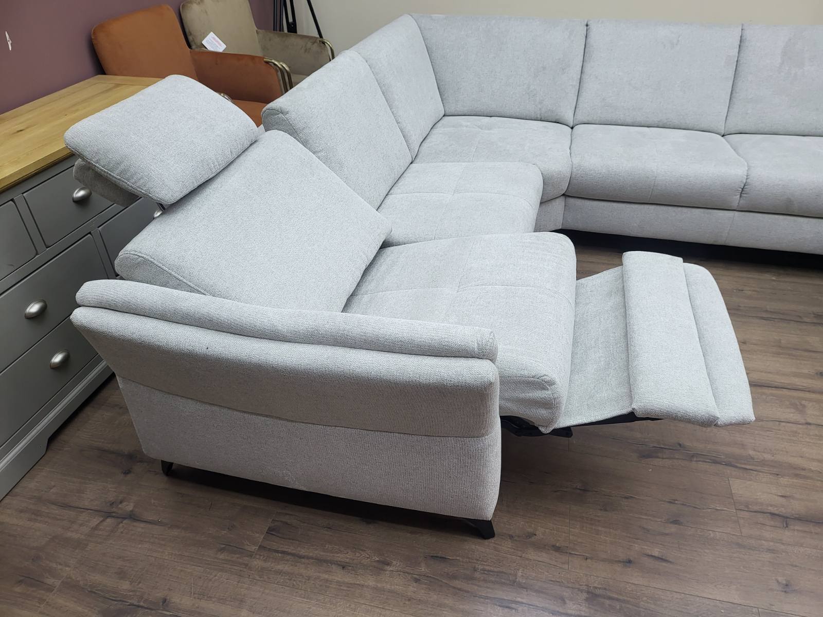 Светло сив П - образен ъглов диван от плат "Dylon" с функция сън и електрически релаксиращ механизъм - Image 7