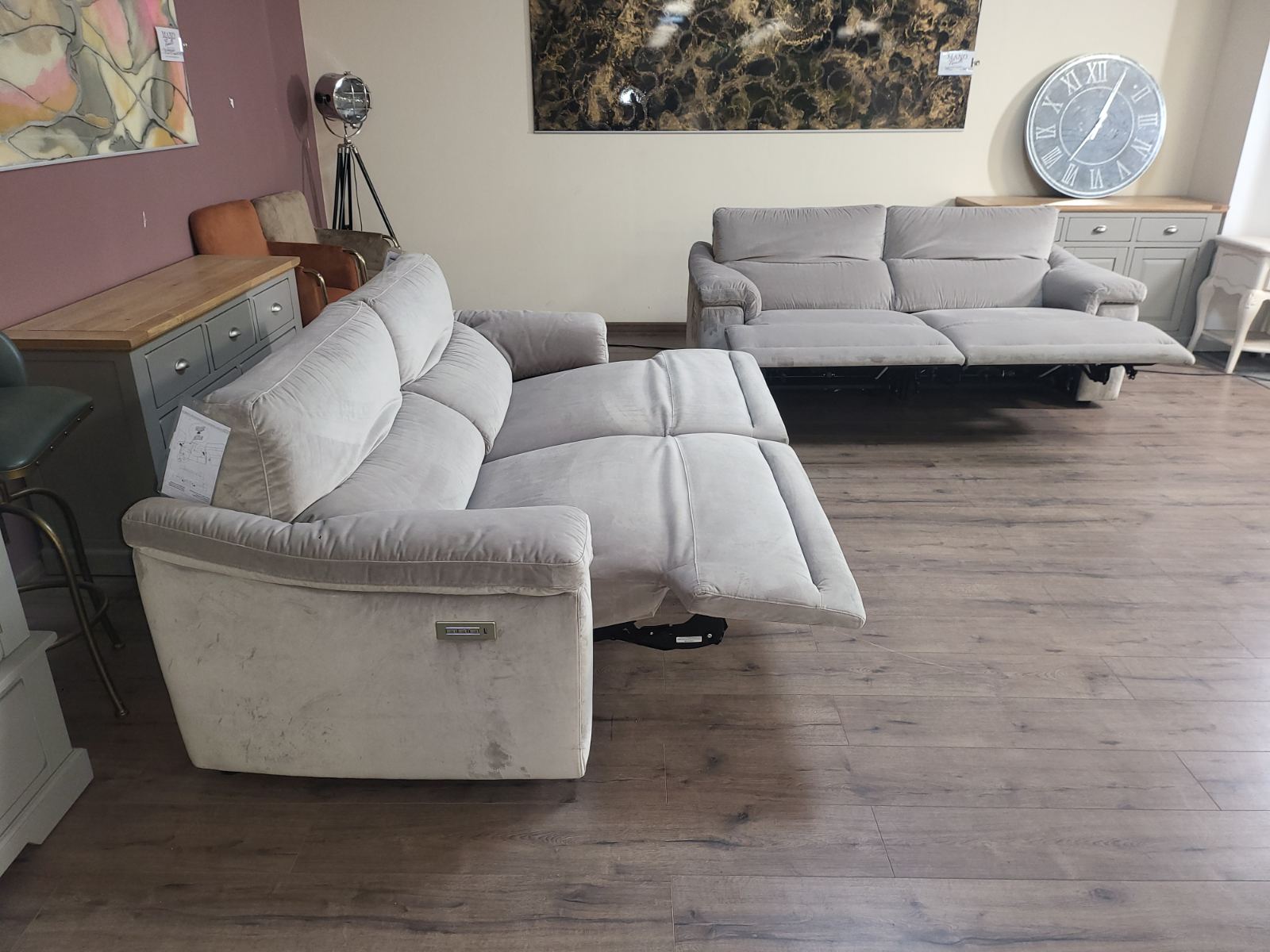 Светло бежов комплект дивани от плат две тройки "NATUZZI" с електрически релаксиращ механизъм - Image 3